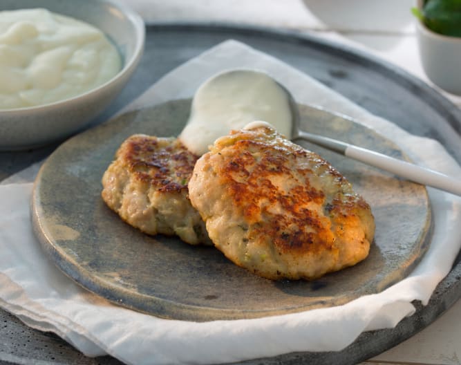 HAMBURGUESA DE POLLO CON PURÉ DE PAPAS