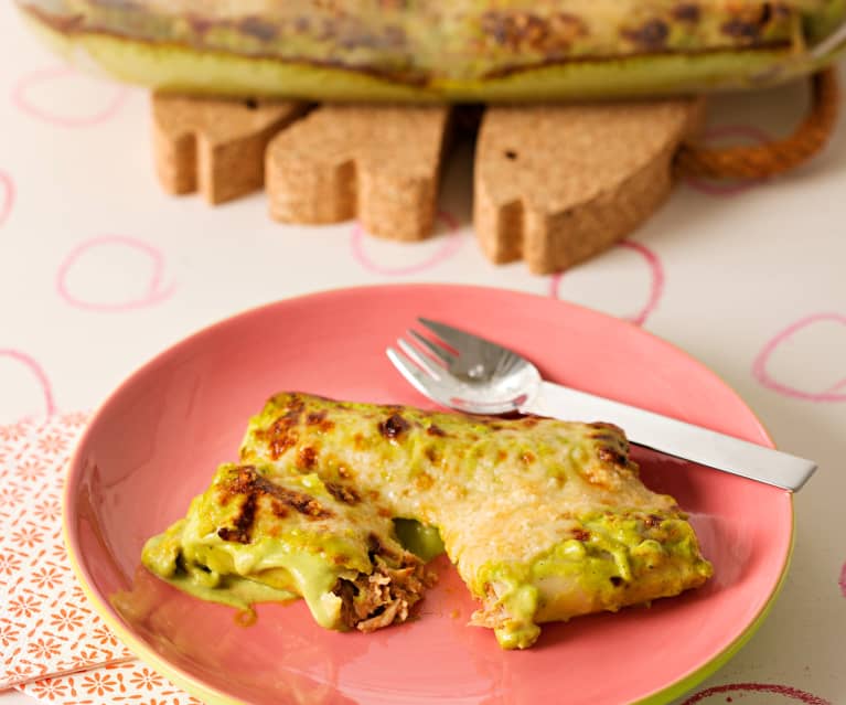 Canelones de atún fresco con bechamel de zapallito italiano