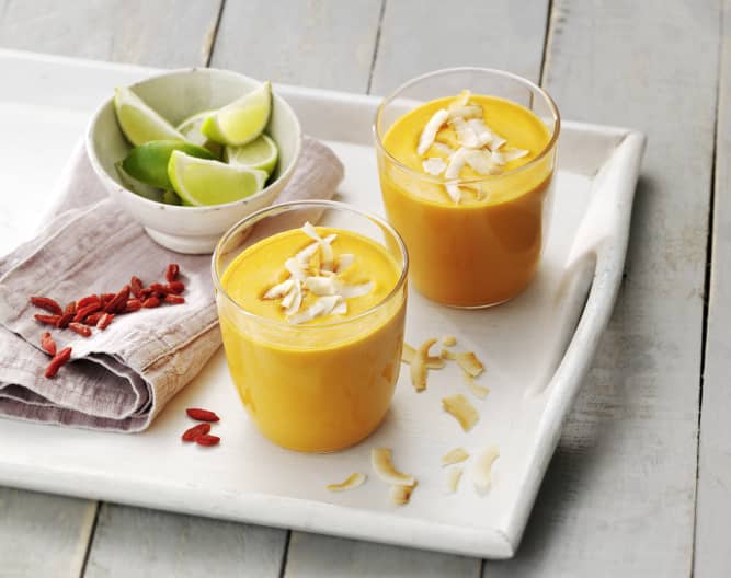 Smoothie de zanahoria, coco y bayas goji