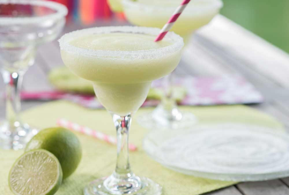 MARGARITA DE PEPINO Y LIMA