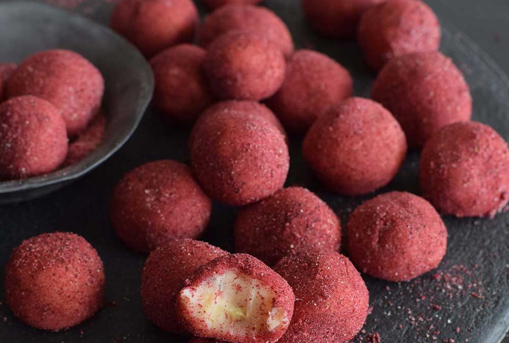TRUFAS DE CHOCOLATE BLANCO Y BERRIES