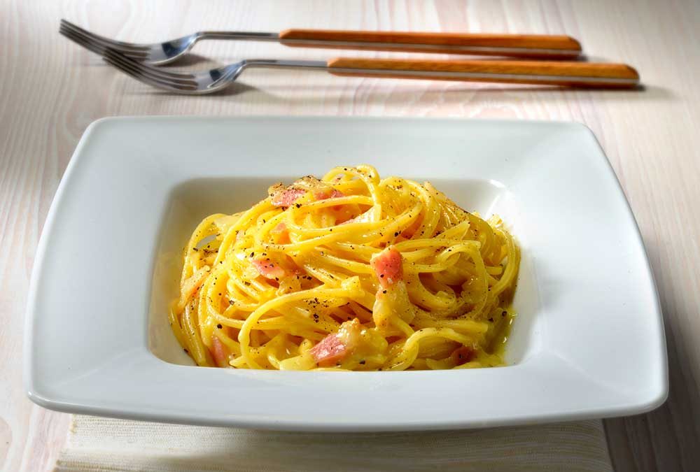 ESPAGUETIS A LA CARBONARA
